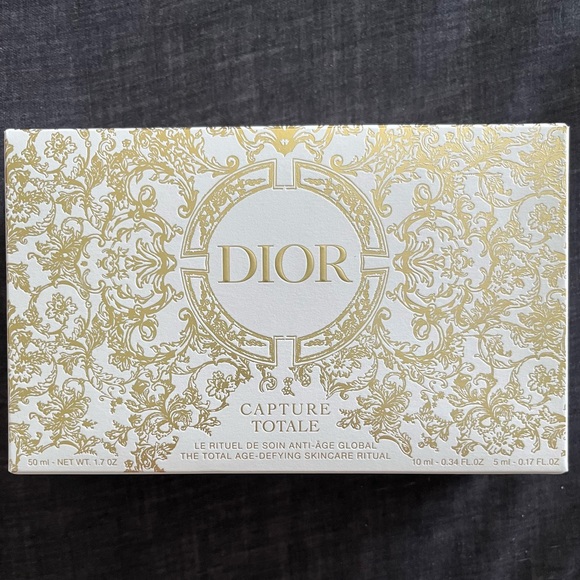 🤩NIB🤩 DIOR COSMETICS BAG - Picture 2 of 7